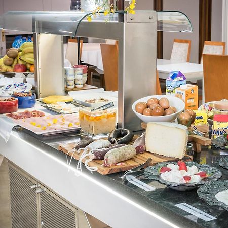 三思公园酒店 莱里达 外观 照片